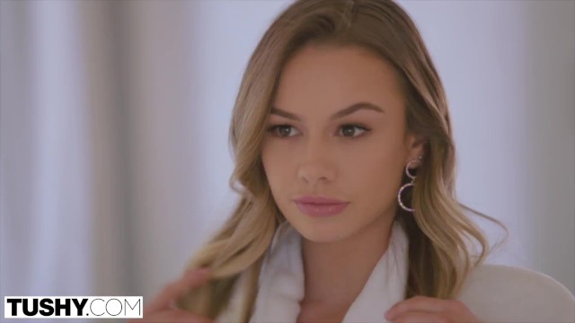 Жаркое анальное удовольствие с игрушками